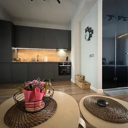 2-bedroom Luxury In The Center Of Lägenhet *